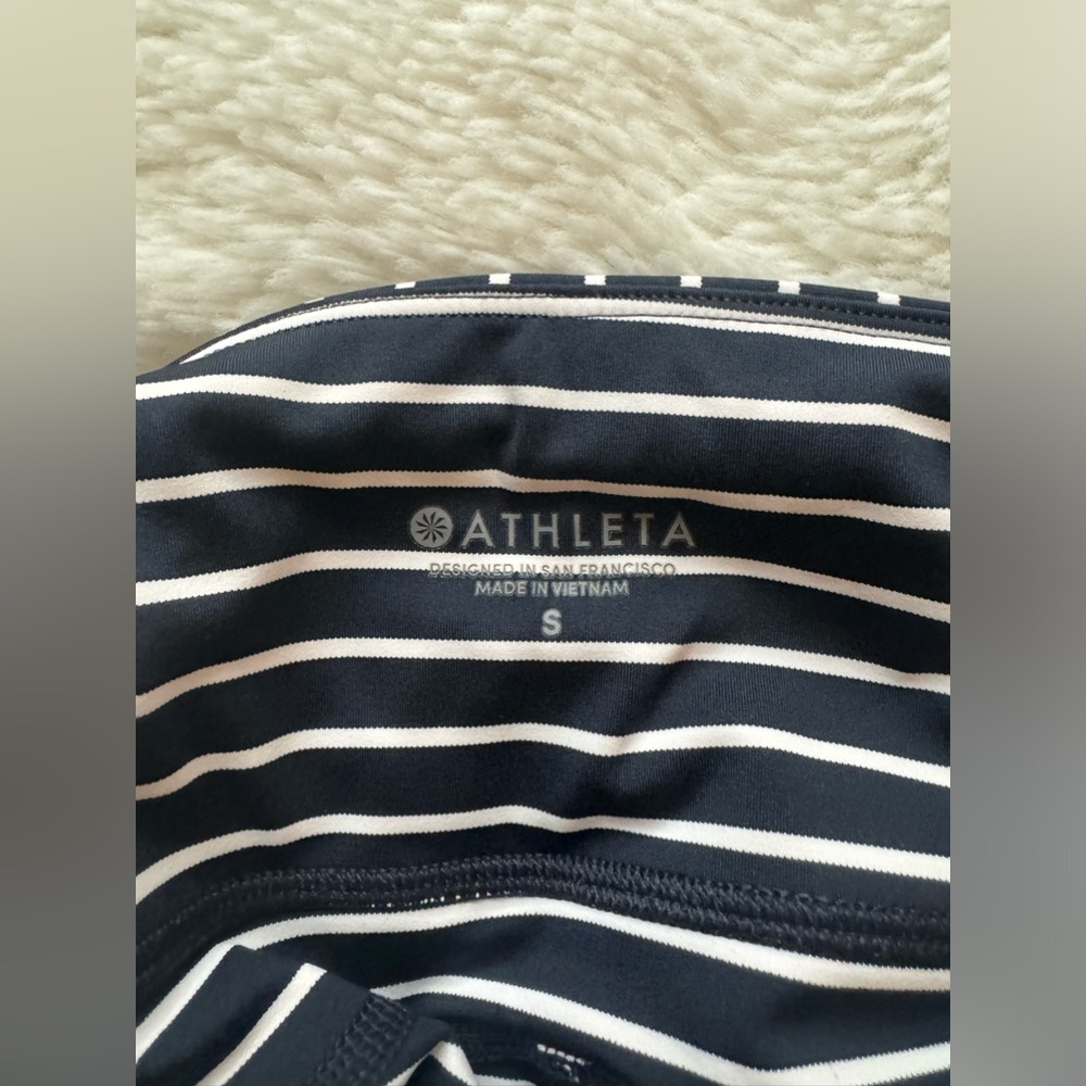 Athleta crop leggings - Picture 10 of 11